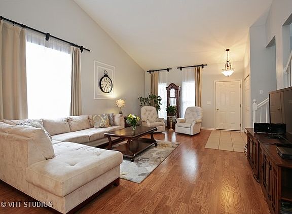 3rd image of 2160 Greenview Dr