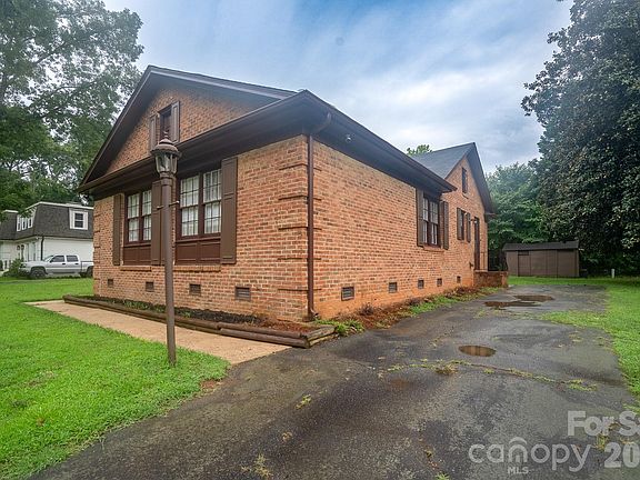 3rd image of 5742 Faulconbridge Rd