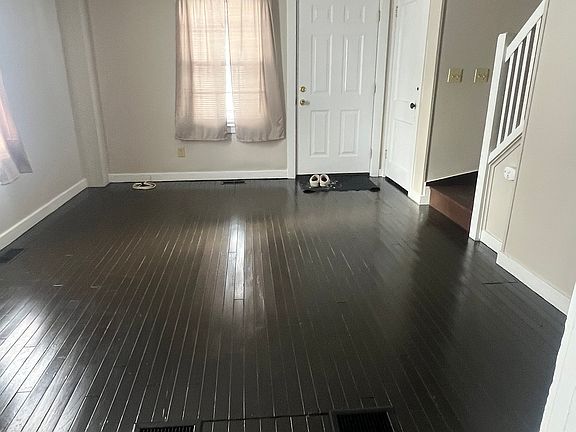 4th image of 255 Allen St #B