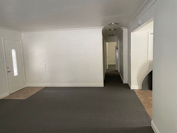 5th image of 3668 Larch Ave #1
