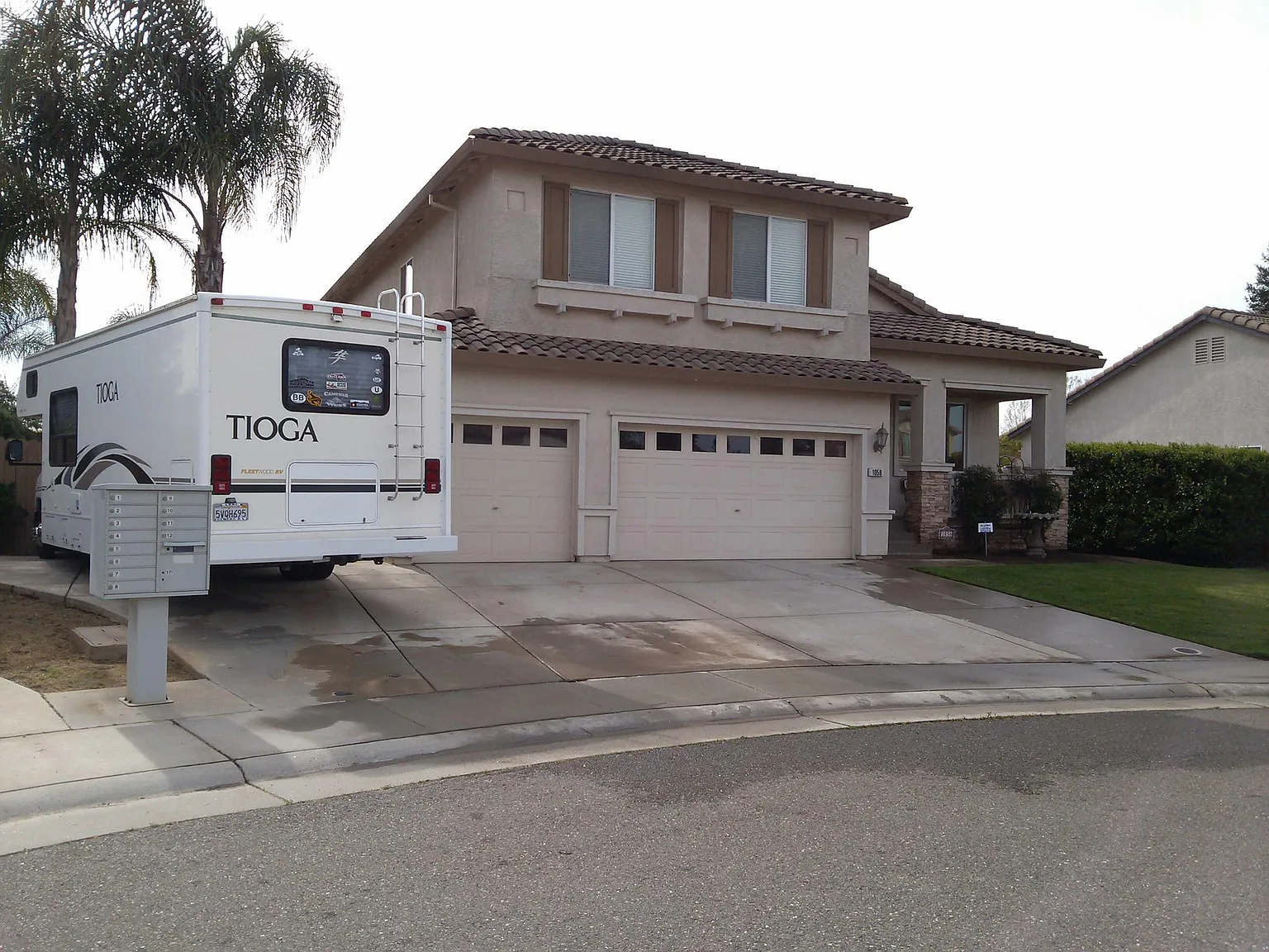1058 Steele Way photo 1