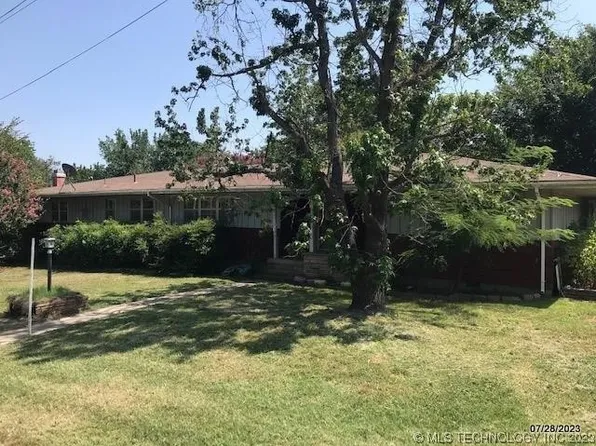 252 W 5th St, Atoka, OK 74525