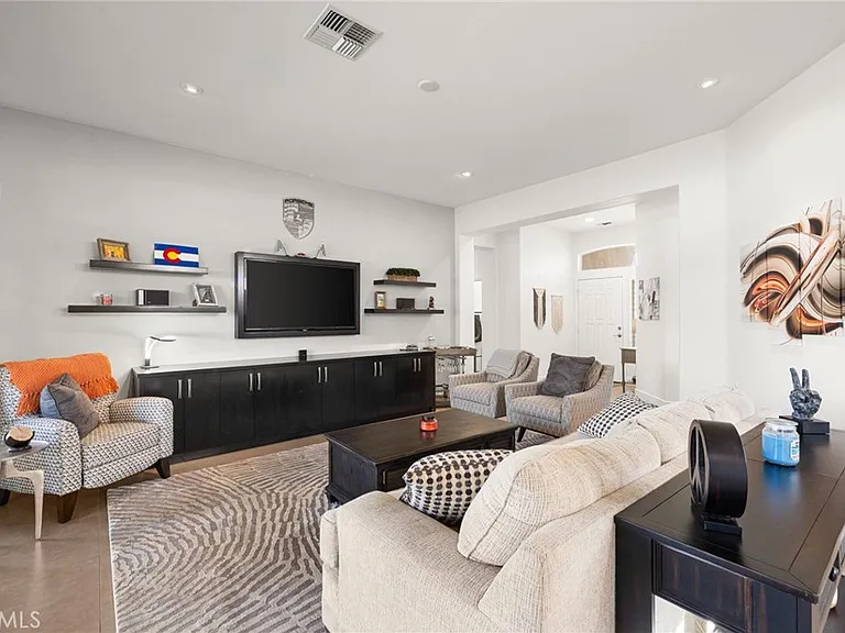 36627 Crown St — Photo 11