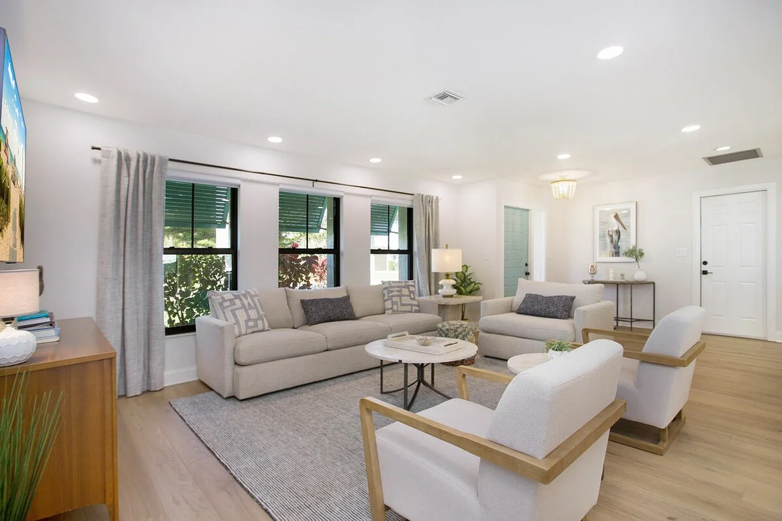 3 bed, 2.0 bath, 1819 sqft, $9,497 — Photo 1