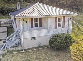 28 Walnut St, Wellsburg, WV 26070