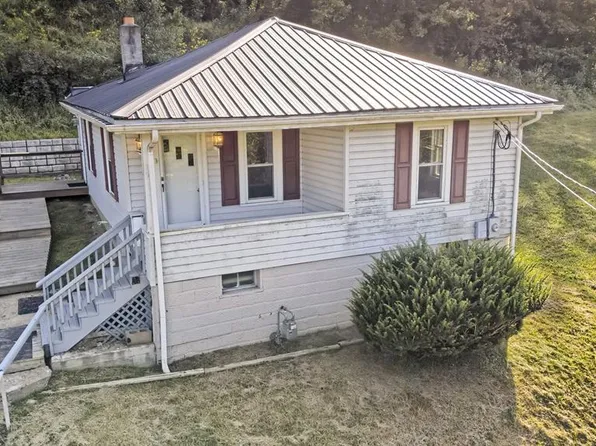 28 Walnut Street, Wellsburg, WV 26070