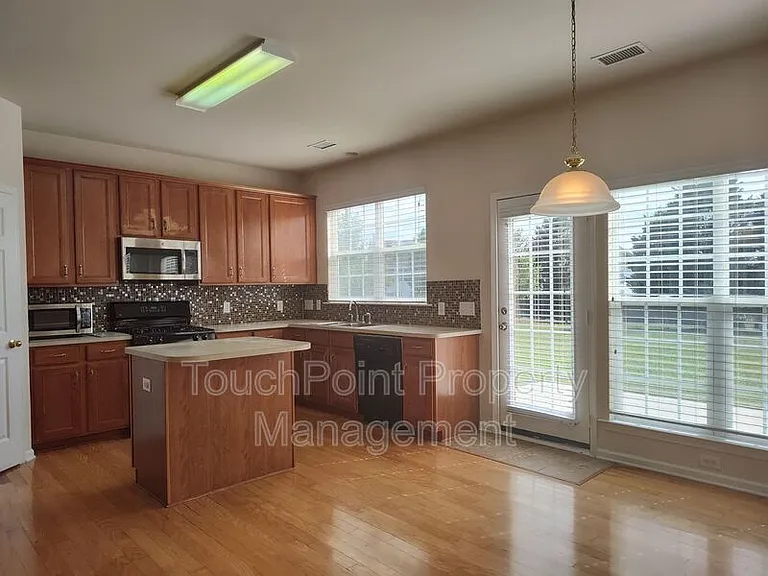 10804 Fountaingrove Dr — Photo 7
