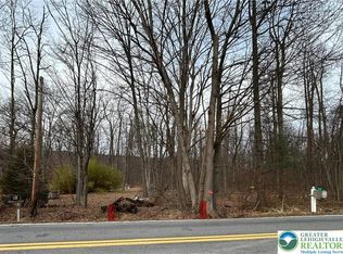 E Center St, Wind Gap, PA 18091