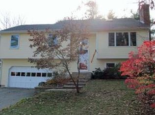 4 Sunrise Dr, Merrimack, NH 03054