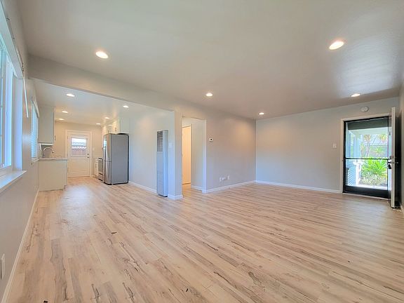 5th image of 201 Loma Verde Ave APT A
