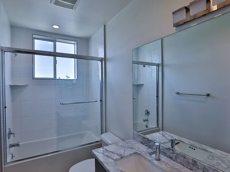 1208 W 25th St — Photo 66