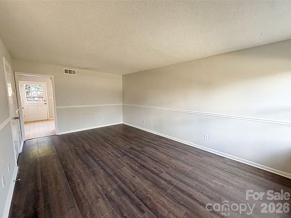 4th image of 4726 Old Lantern Way