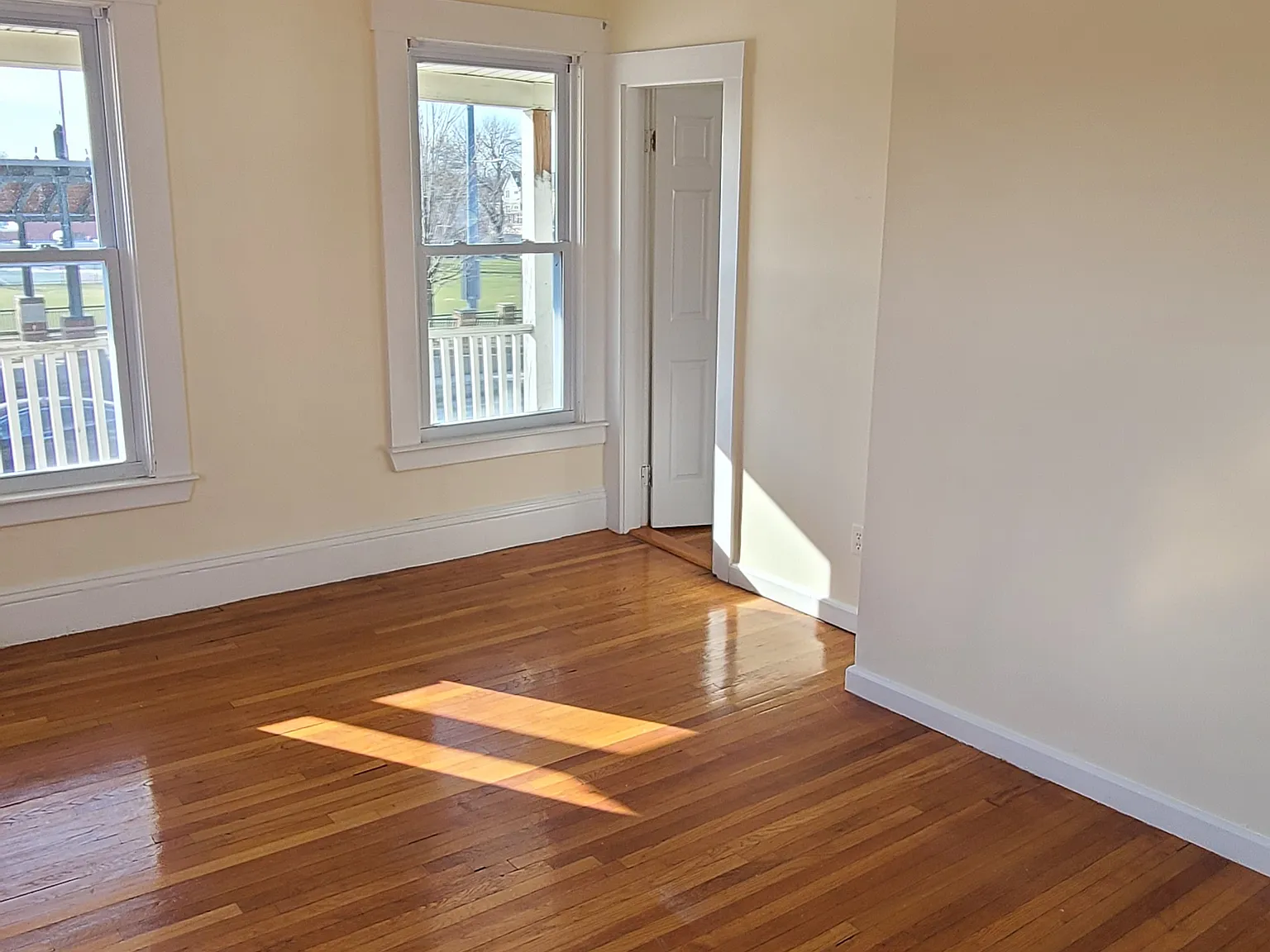 2 bed, 999 sqft, $2,800 — Photo 3