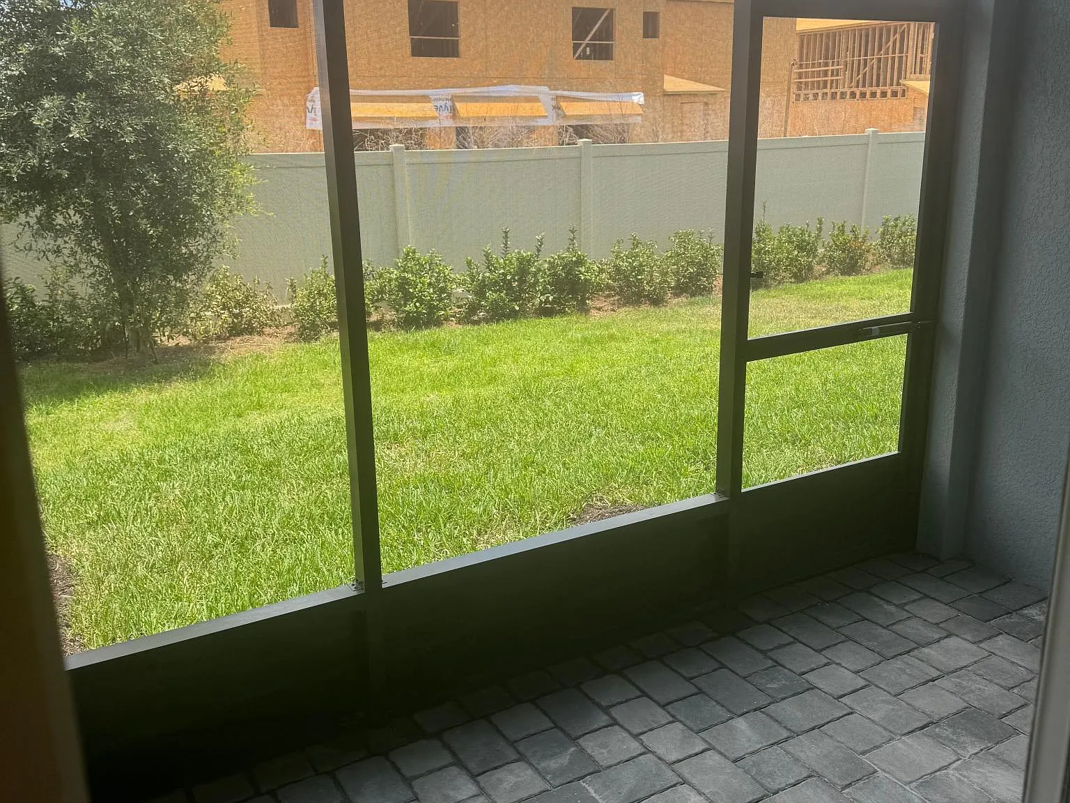 3 bed, 2.5 bath, 1661 sqft, $2,400 — Photo 4