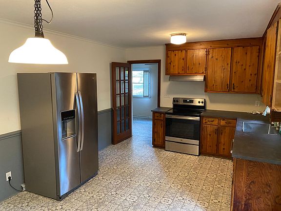 kitchen renovated in spring of 2021 with new appliances