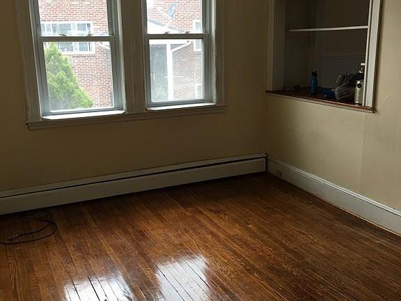 5th image of 12 Vine Ave #1