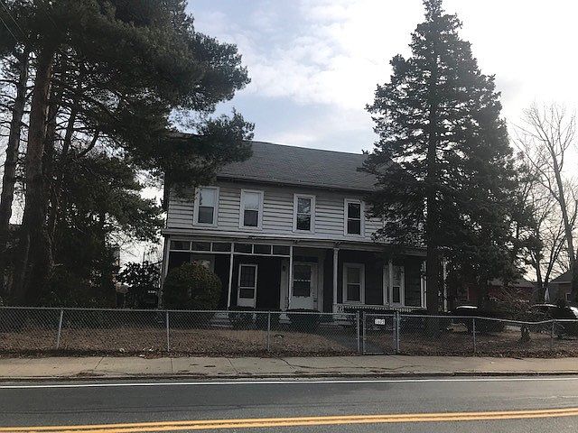 1st image of 1603 Lonsdale Ave