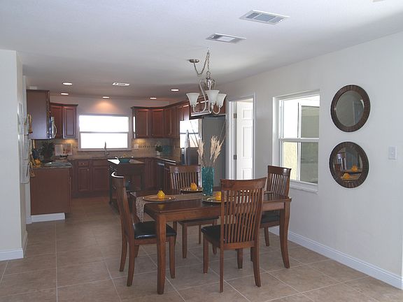 4th image of 127 Country Villas Dr
