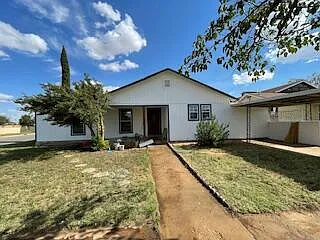 4 bed, 2.0 bath, 1900 sqft, $2,000 — Photo 1