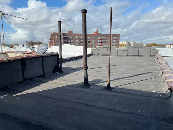 30 Avenue O image 5 of 5