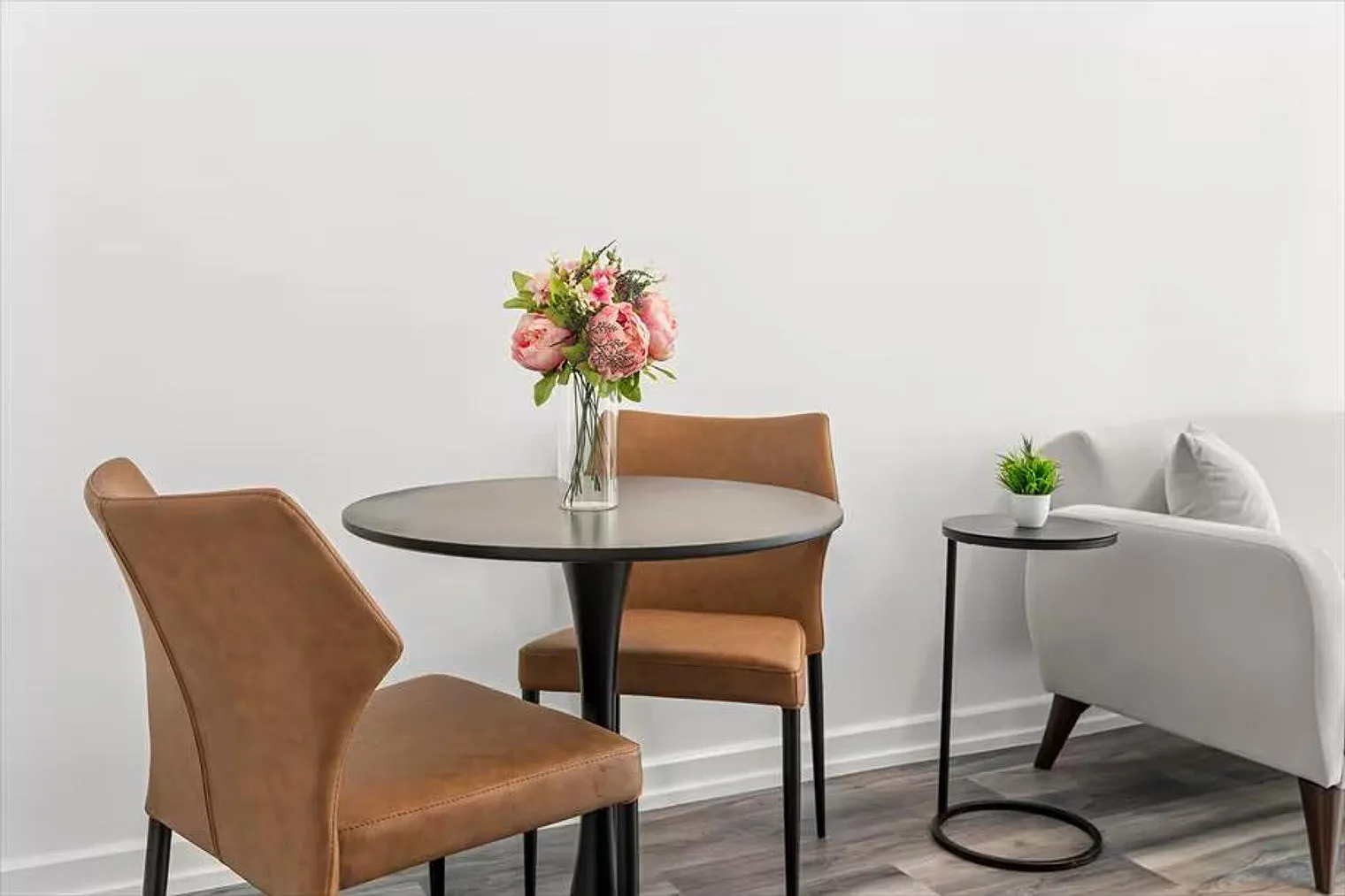 Studio, 1.0 bath, 355 sqft, $6,330 — Photo 3