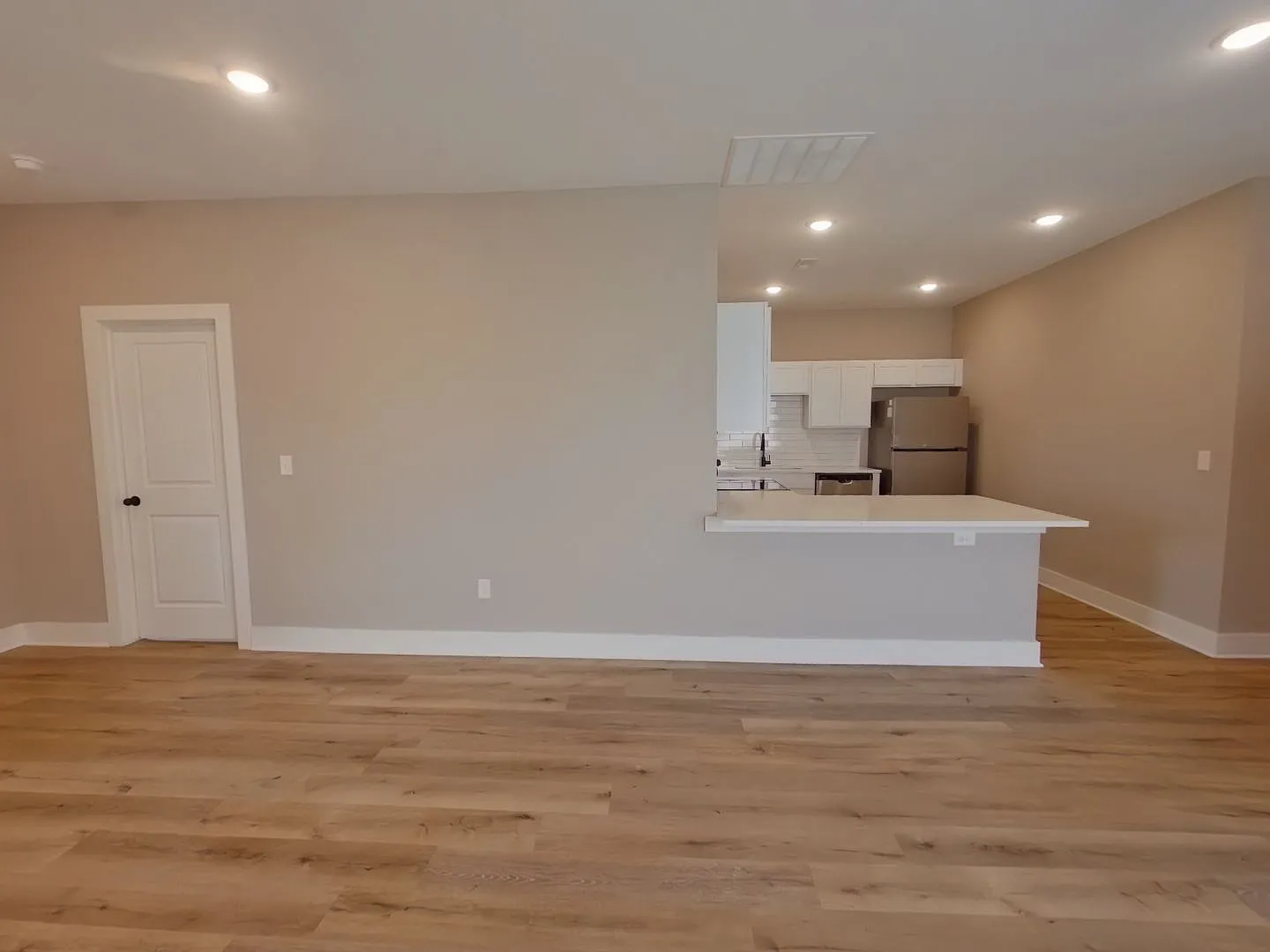 6816 W Whitepine — Photo 2