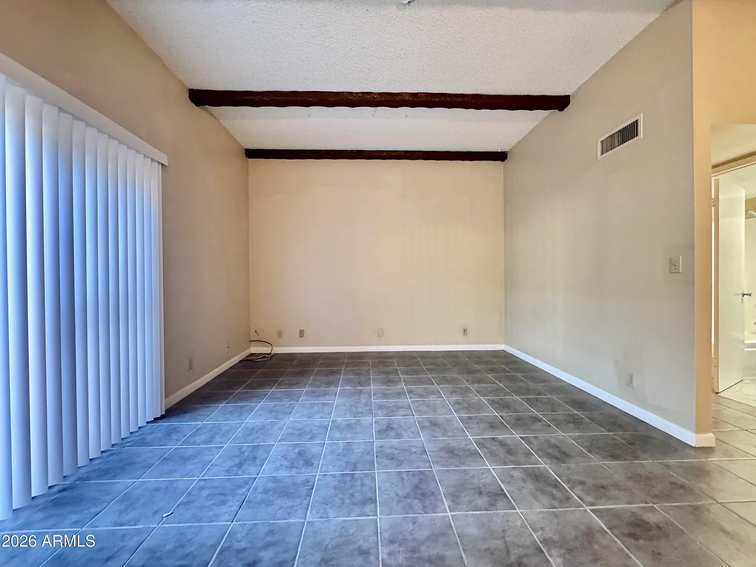 2 bed, 2.0 bath, 987 sqft, $1,550 — Photo 2
