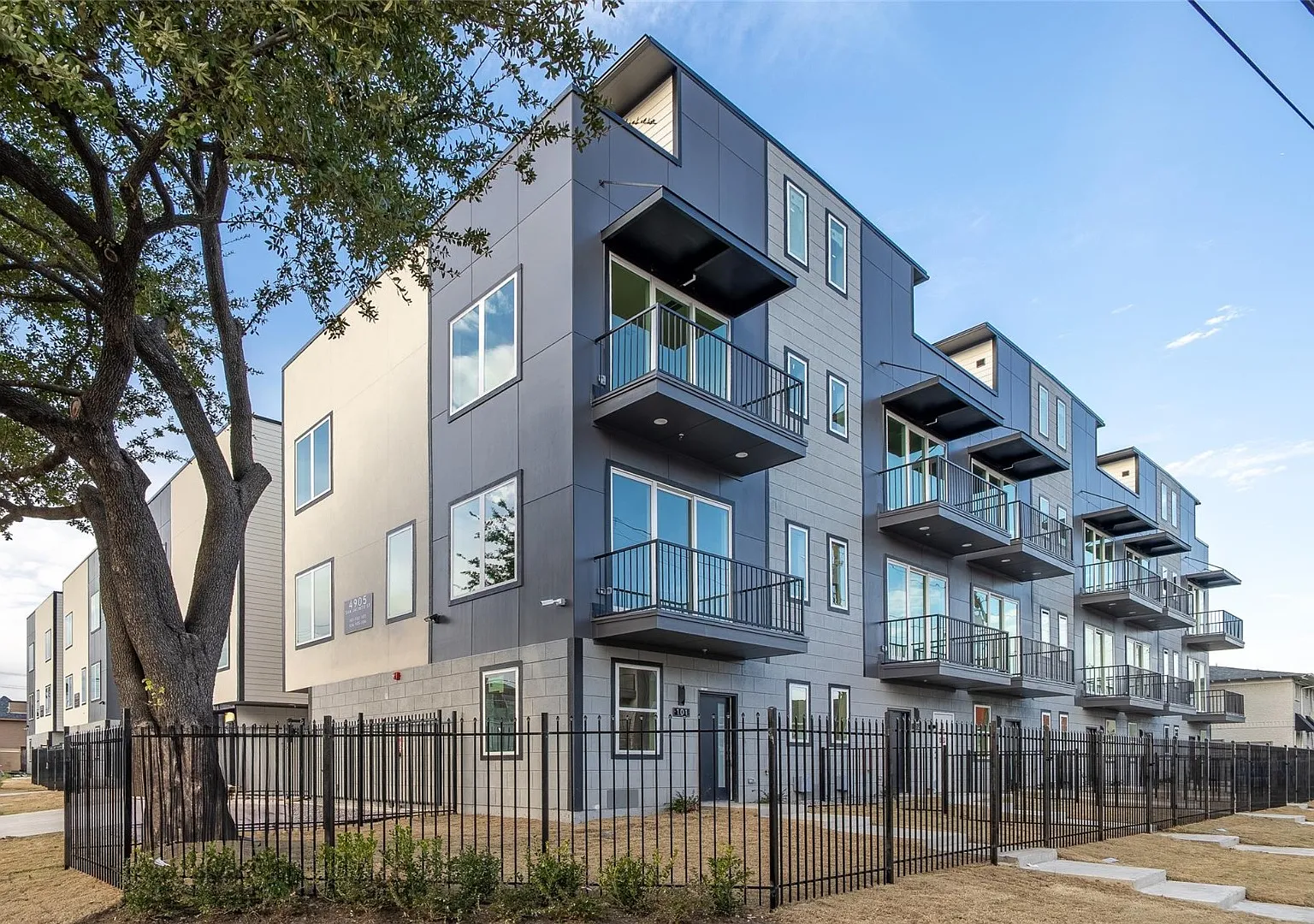 Modern 4-Level Corner Condo with Rooftop Deck & Downtown Views 2BR/2.5BA + Flex Spaces, 2-Car Gar... — Photo 1