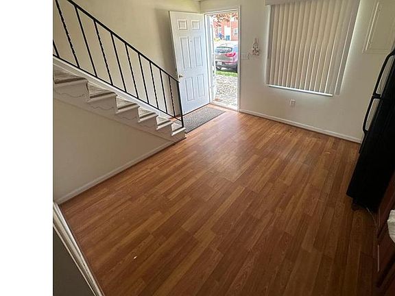3rd image of 19 Carroll View Ave #19