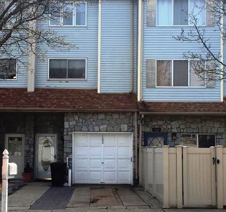 1st image of 162 Wirt Ave