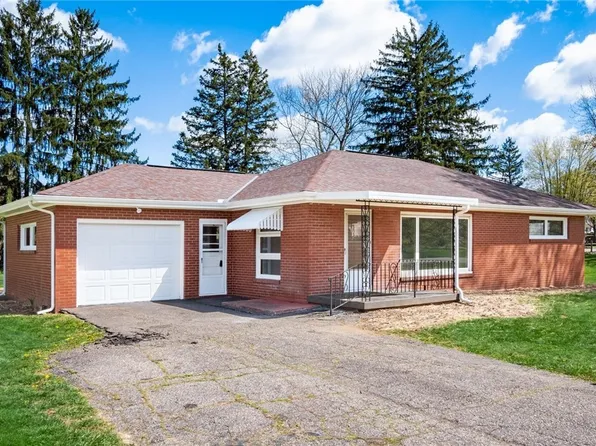3675 Kay Dr, Zanesville, OH 43701