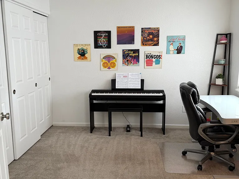 Office/2nd Bedroom (Bed available by Request)