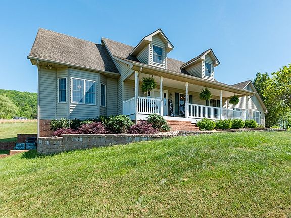 5th image of 1217 Mountain Creek Ln