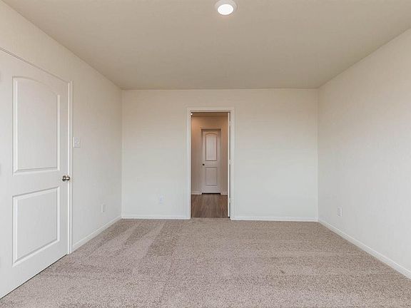 5th image of 7838 N Country Space Loop