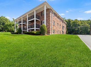 3 Walker Rd APT 1, North Andover, MA 01845