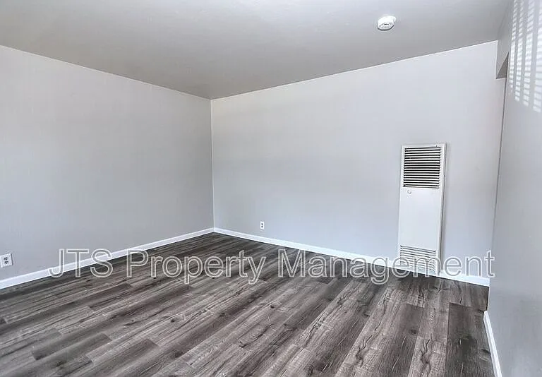 4439 V St #5 — Photo 19