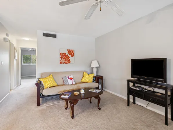2541 NE 11th Street #215, Pompano Beach, FL 33062