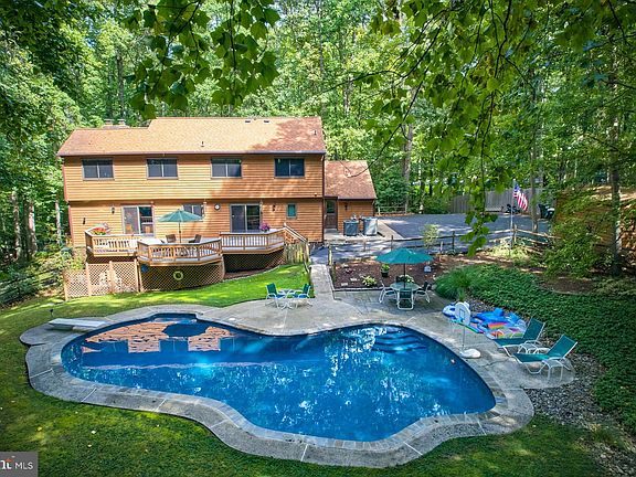 4th image of 8129 King Arthurs Ct