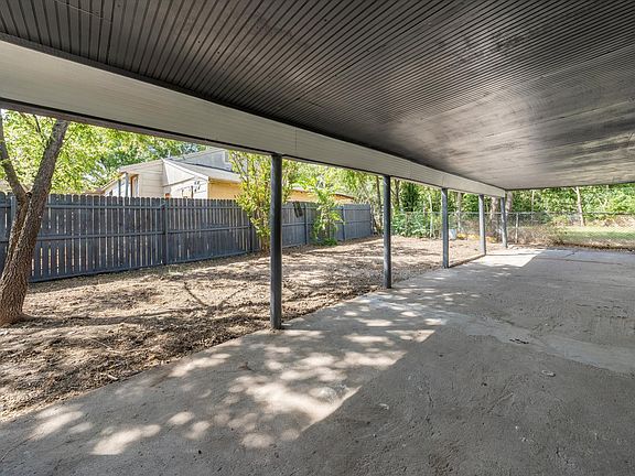 3rd image of 4700 Beverly Dr