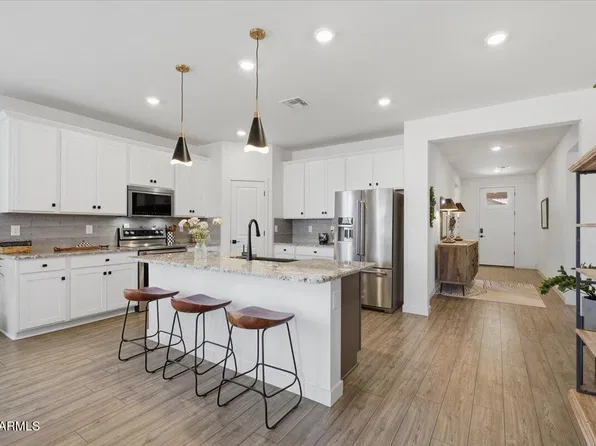 17136 W BLUE SKY Drive, Surprise, AZ 85387