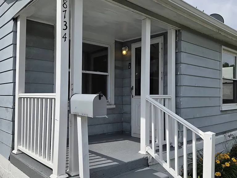 8734 Cadillac Ave — Photo 6