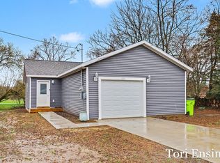 1111 E Pearl St, Greenville, MI 48838