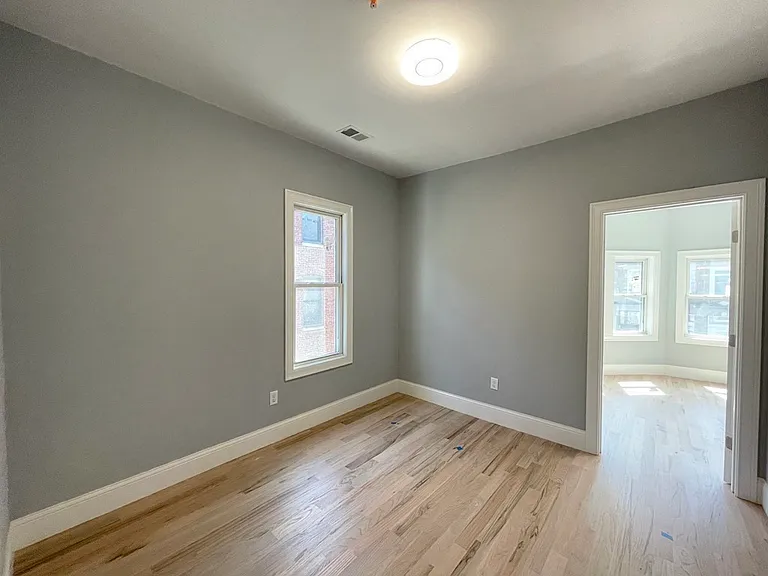 7 Waumbeck St #3 — Photo 11