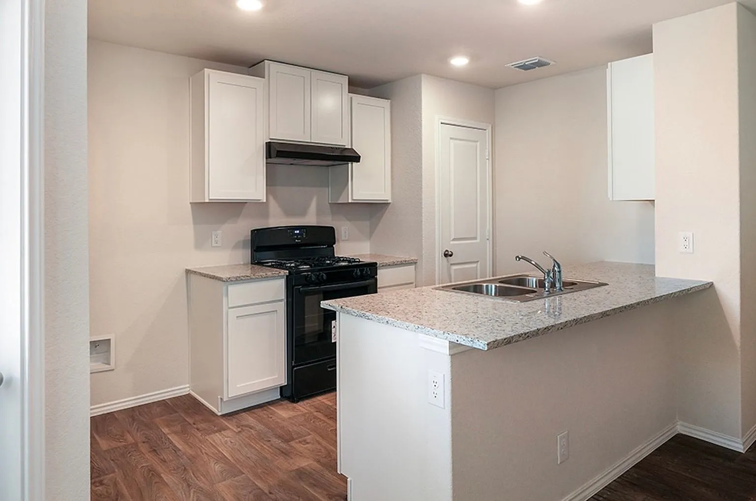 Modern 3-Bedroom Home in Whisper Falls with Resort-Style Amenities — Photo 3