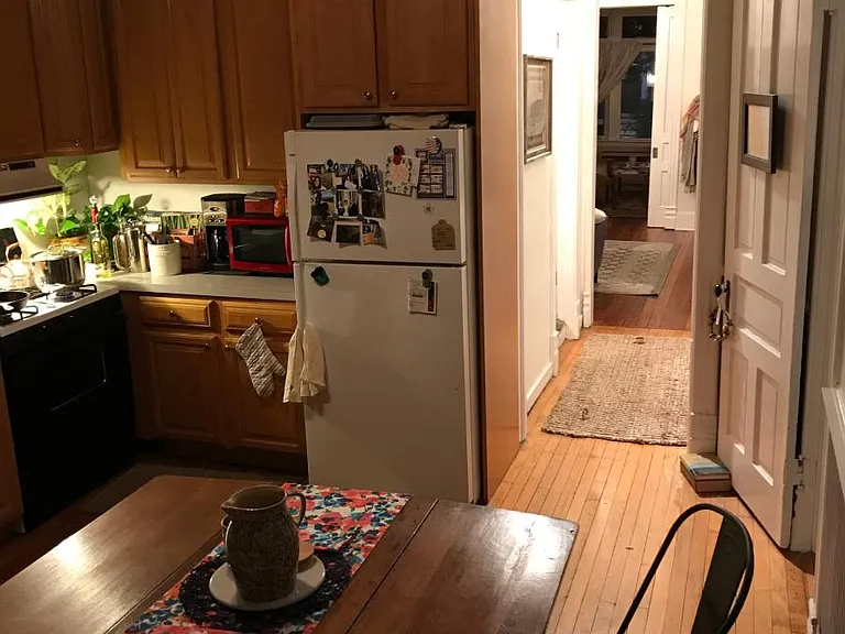 842 W Roscoe St #1 — Photo 5