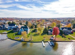 8357 Hilton Rd, Brighton, MI 48114