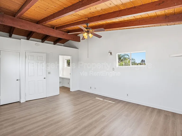 7562 Zemco Dr — Photo 22