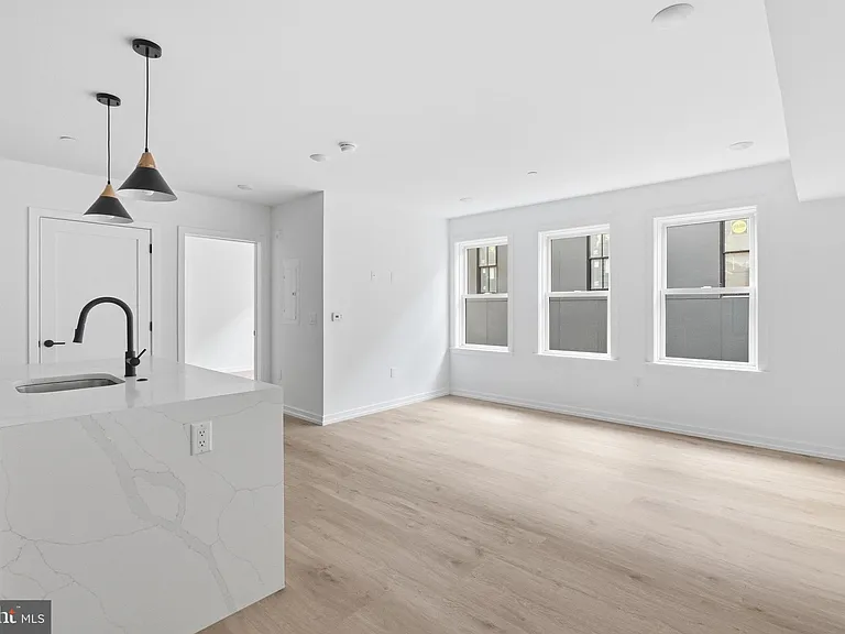 208 Vine St #2C — Photo 7