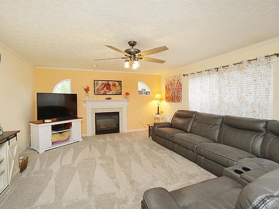 4th image of 943 Caribou Run Ln