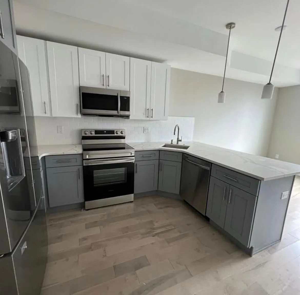 3 bed, 1500 sqft, $2,200 — Photo 3